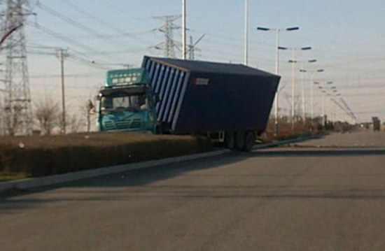 濱海路車禍“連成串”