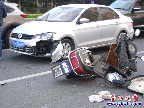 電動車撞轎車兩敗俱傷