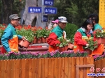 營(yíng)口迎接“五·一”   鮮花扮靚公園